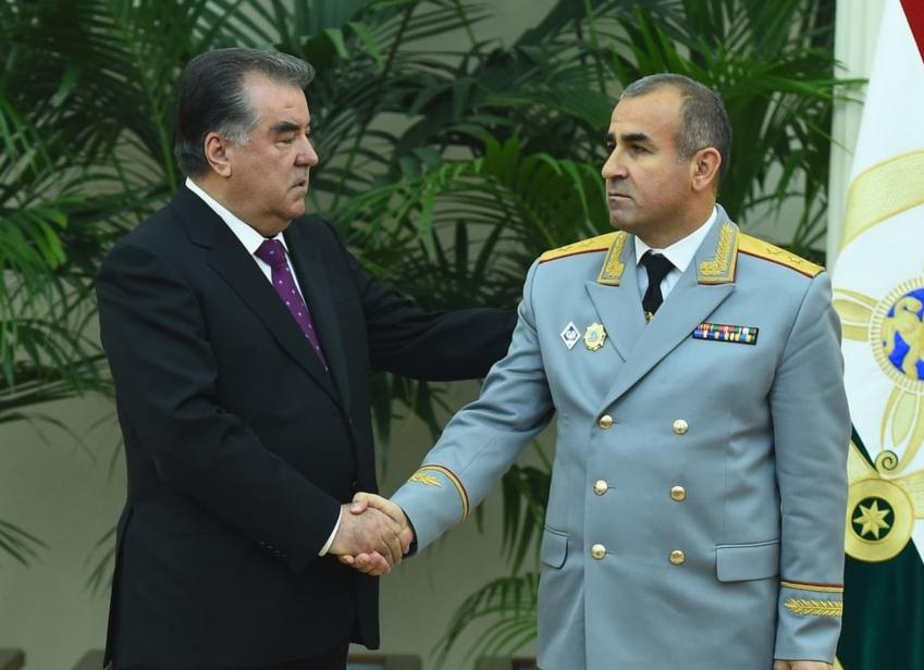 Въезд-выезд гражданам Узбекистана из Санкт-Петербурга или Москвы: цена Въезд-выезд гражданам Узбекистана из Санкт-Петербурга или Москвы: цена