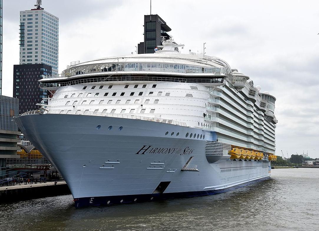 Крупнейший лайнер в мире